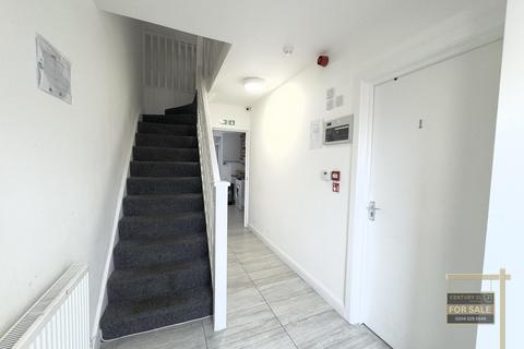 undefined, Corporation Avenue, HOUNSLOW TW4