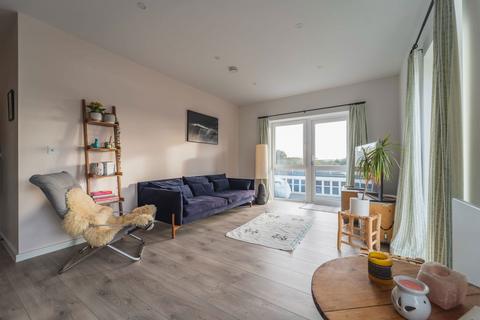 2 bedroom flat for sale, Park Road, Poole BH15