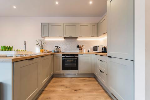 2 bedroom flat for sale, Park Road, Poole BH15