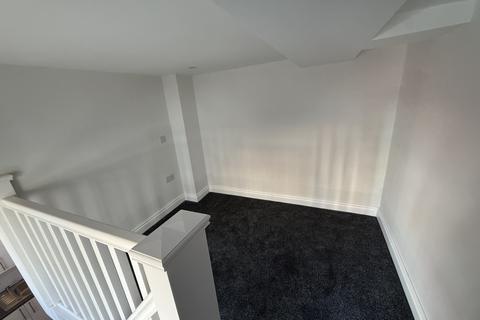 Studio to rent, 36-38 Friern Barnet Road, London N11