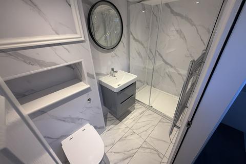 Studio to rent, 36-38 Friern Barnet Road, London N11