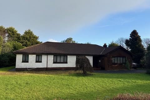 4 bedroom detached bungalow to rent, Heol Y Foel, Foelgastell SA14