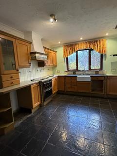 4 bedroom detached bungalow to rent, Heol Y Foel, Foelgastell SA14