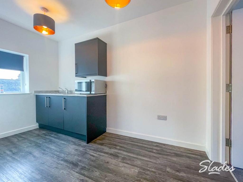 Flat 5 kitchen (2)