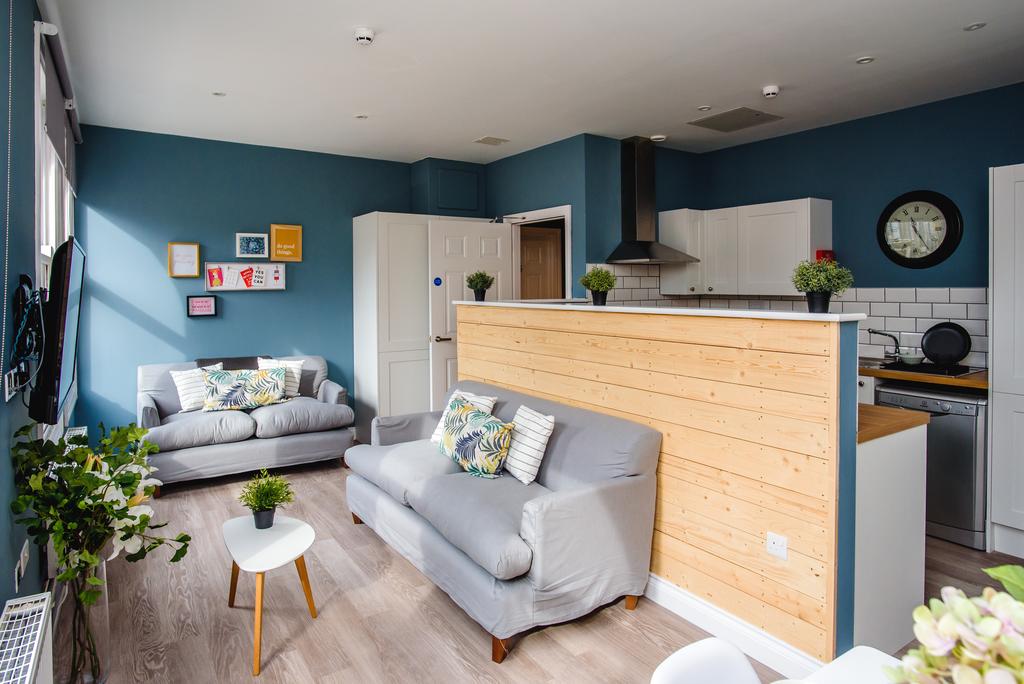 Flat C Lounge 3.jpg