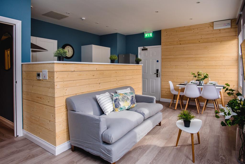 Flat C Lounge 5.jpg