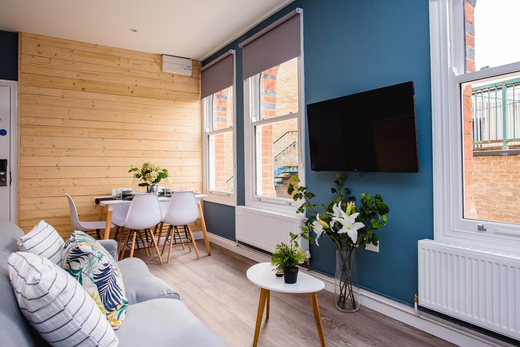 Flat C Lounge 8.jpg