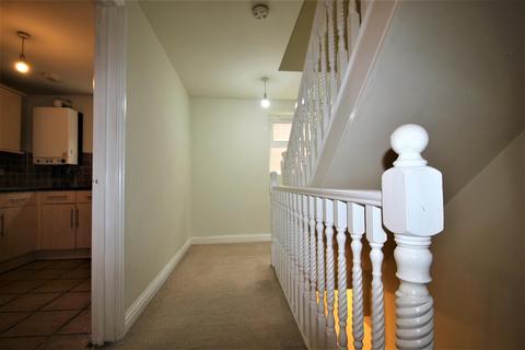 2 bedroom apartment to rent, Pembroke Road, London E17