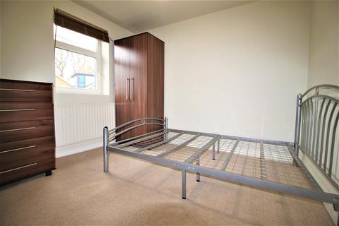 2 bedroom apartment to rent, Pembroke Road, London E17