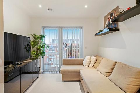 3 bedroom apartment for sale, Wilkinson Close, London, NW2
