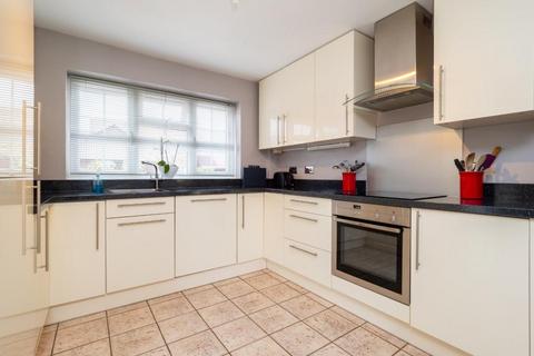 undefined, Balmoral Way, Sutton SM2