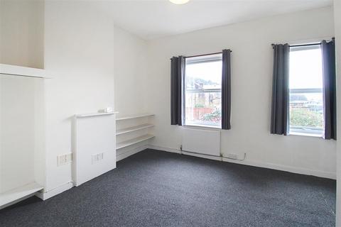 1 bedroom house to rent, Market Street, Huddersfield HD3