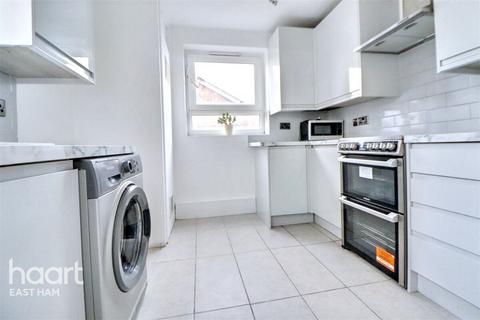 1 bedroom flat to rent, Market Street, London