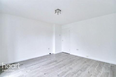 1 bedroom flat to rent, Market Street, London