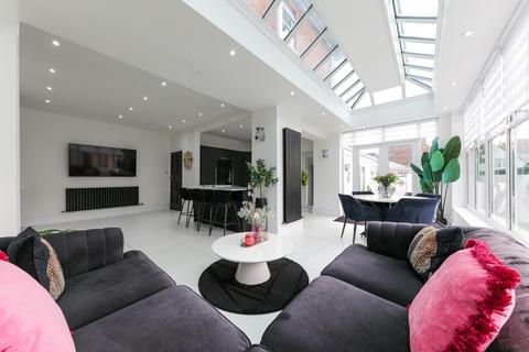 4 bedroom semi-detached house for sale, Kings Road South, Wallsend, NE28