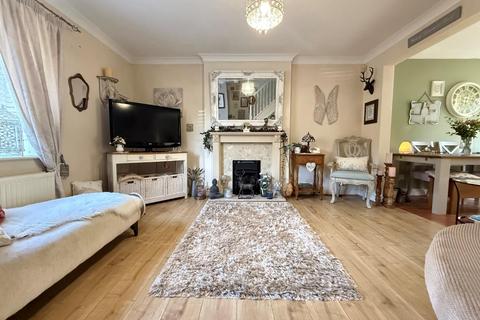 3 bedroom terraced house for sale, Quintonside, Northampton NN4