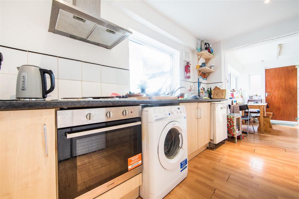 4 Heaton Grove - hi.jpg