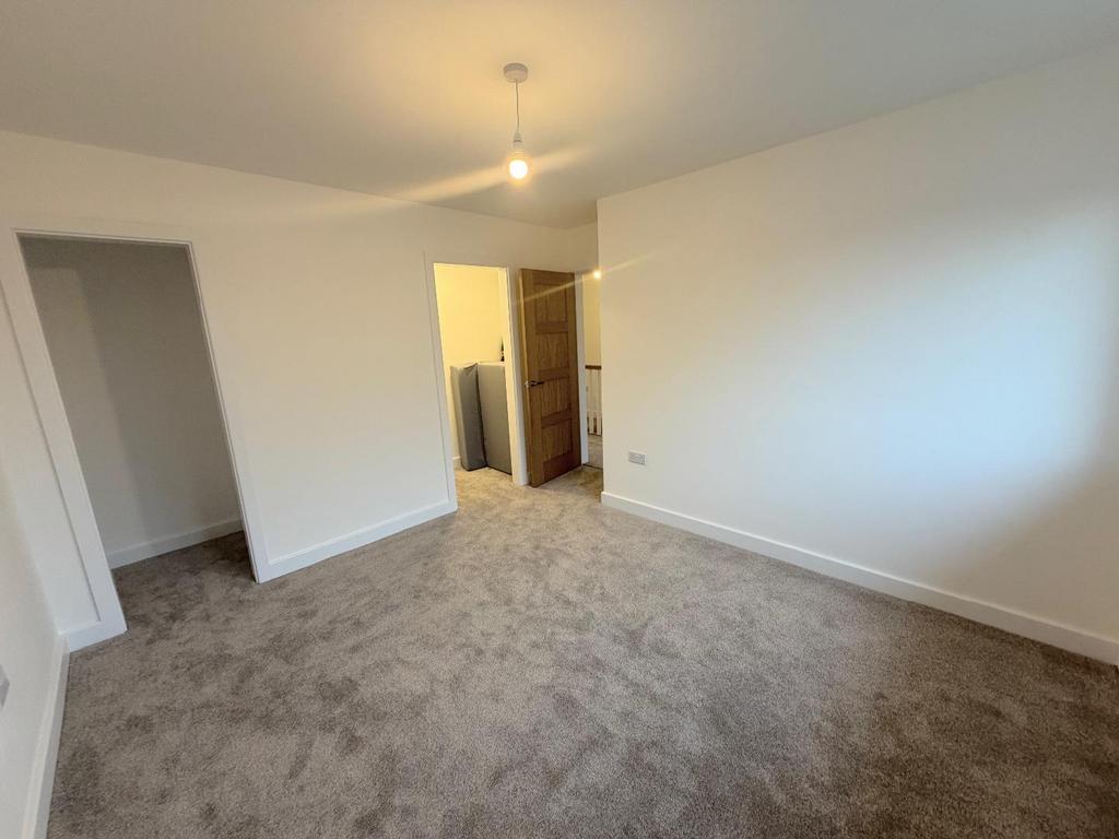Bedroom 1 ( Front)