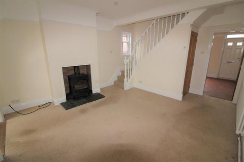 2 bedroom semi-detached house to rent, Highfield Street, Fleckney, Leicester