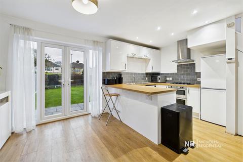 3 bedroom semi-detached house for sale, Ashcroft Road, Chessington, Surrey. KT9