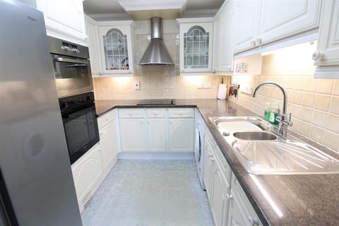 3 bedroom apartment for sale, Medina Gardens, Cowes PO31