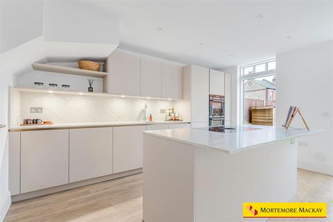 3 bedroom terraced house for sale, Carpenter Gardens