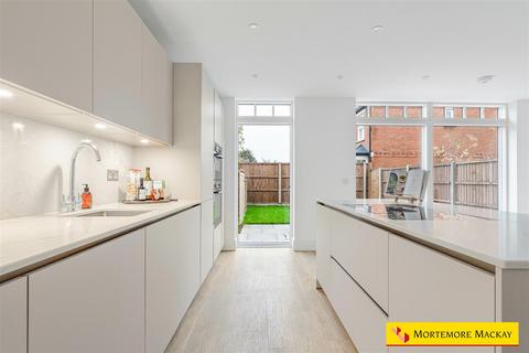 3 bedroom terraced house for sale, Carpenter Gardens