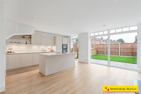 3 bedroom terraced house for sale, Carpenter Gardens