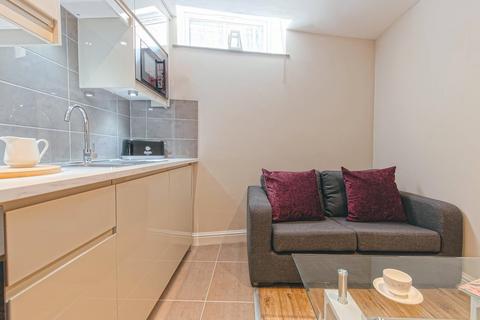 Studio to rent, Apt 35, Eagle House, Blackfriars Road M3