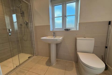 4 bedroom detached house to rent, Violet Close, Northampton NN4