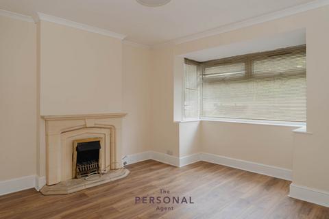 3 bedroom semi-detached house to rent, Horsley Close, Epsom