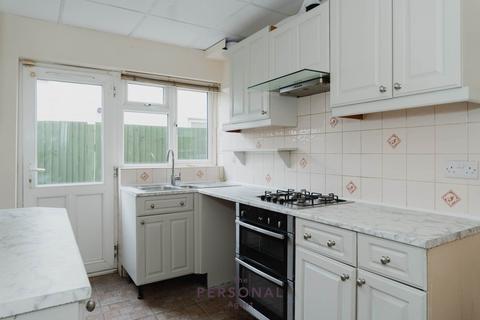 3 bedroom semi-detached house to rent, Horsley Close, Epsom