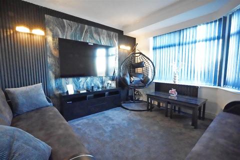 3 bedroom semi-detached house for sale, Moor End Road, Halifax