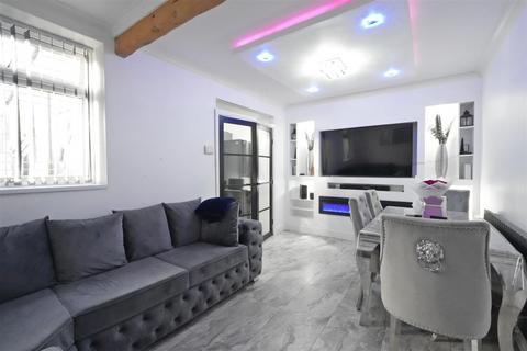 3 bedroom semi-detached house for sale, Moor End Road, Halifax