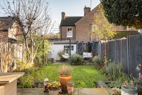 4 bedroom terraced house for sale, Kings Road, Berkhamsted, Hertfordshire HP4
