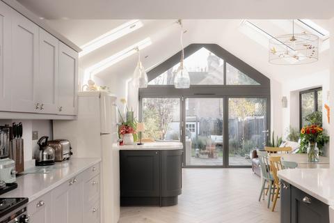 4 bedroom terraced house for sale, Kings Road, Berkhamsted, Hertfordshire HP4