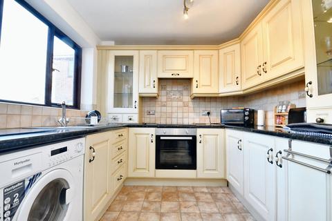 undefined, Voltaire Avenue, St. James Court, M6