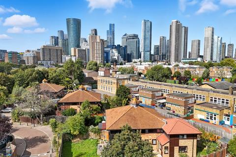 undefined, Friars Mead, London, Greater London, E14 3JY