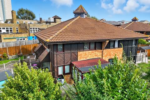 undefined, Friars Mead, London, Greater London, E14 3JY