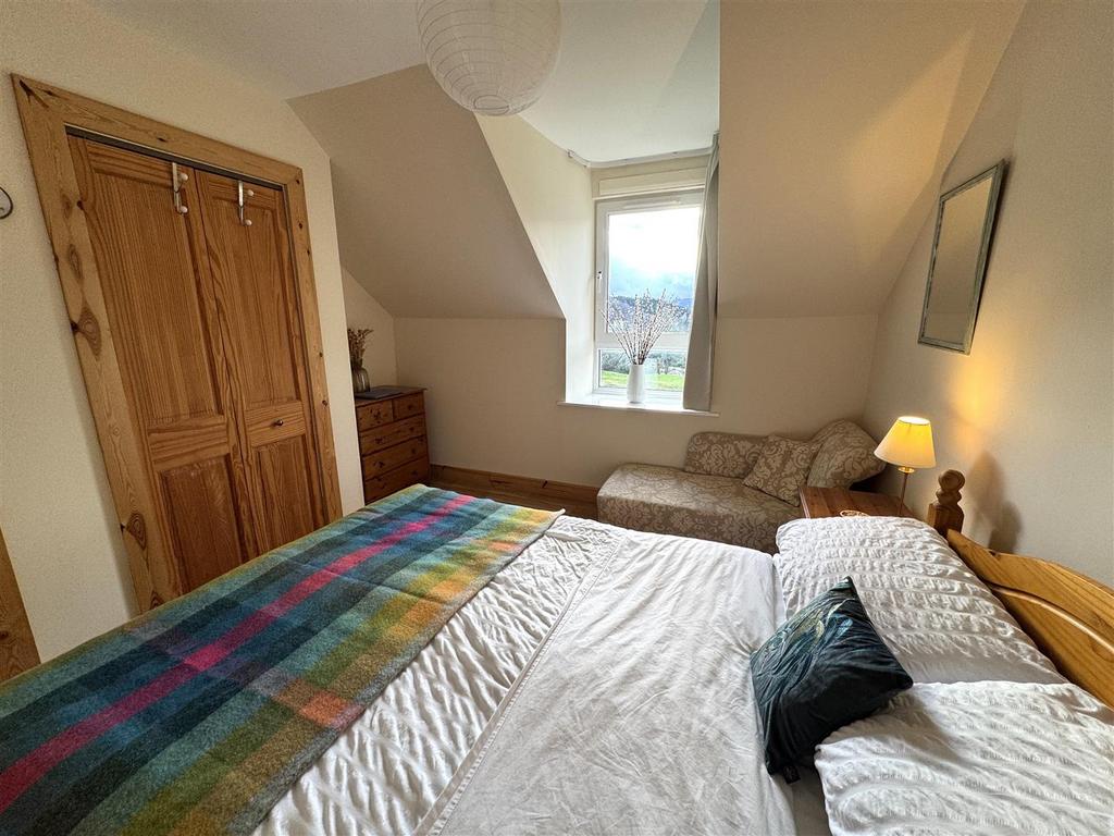 Bedroom 21.jpg