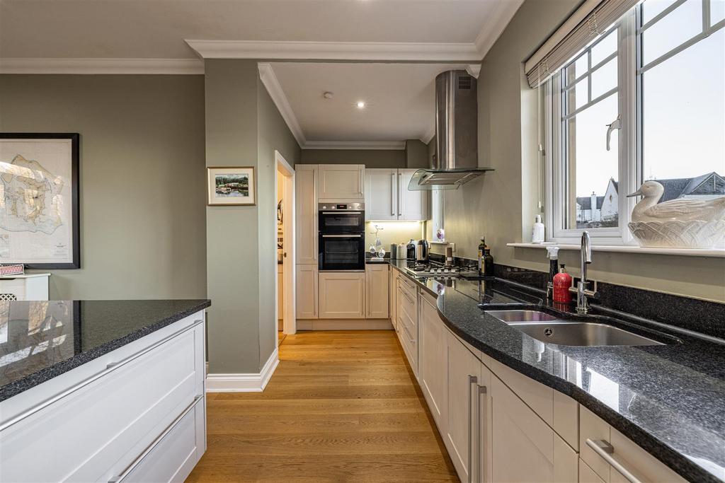 2 Harleyburn Court Melrose 35.JPG