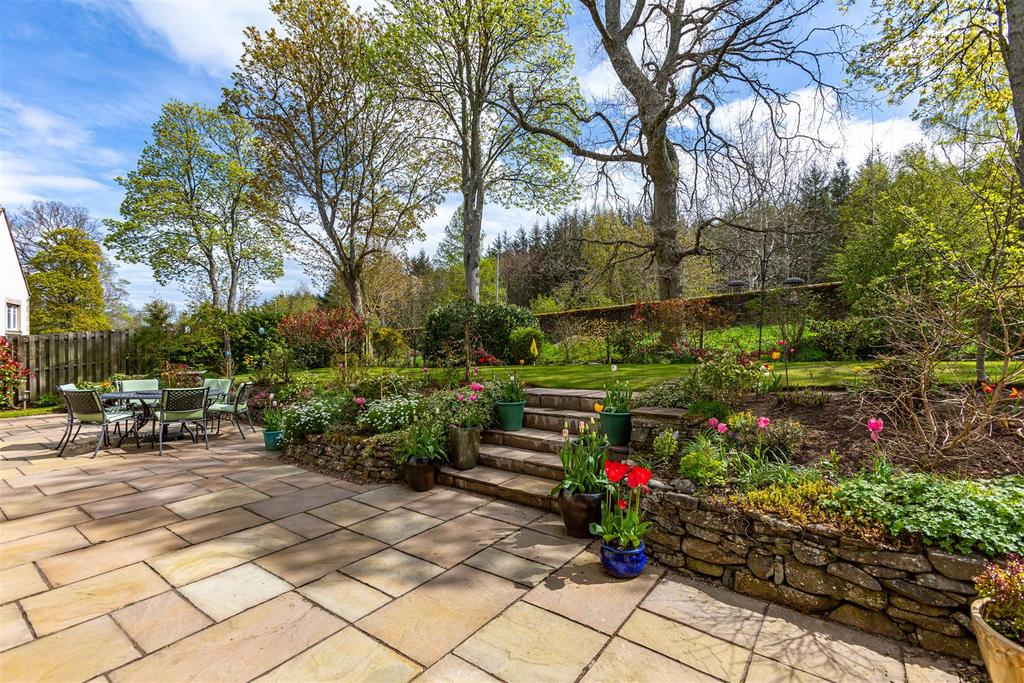 2 Harleyburn Court Melrose 82.JPG