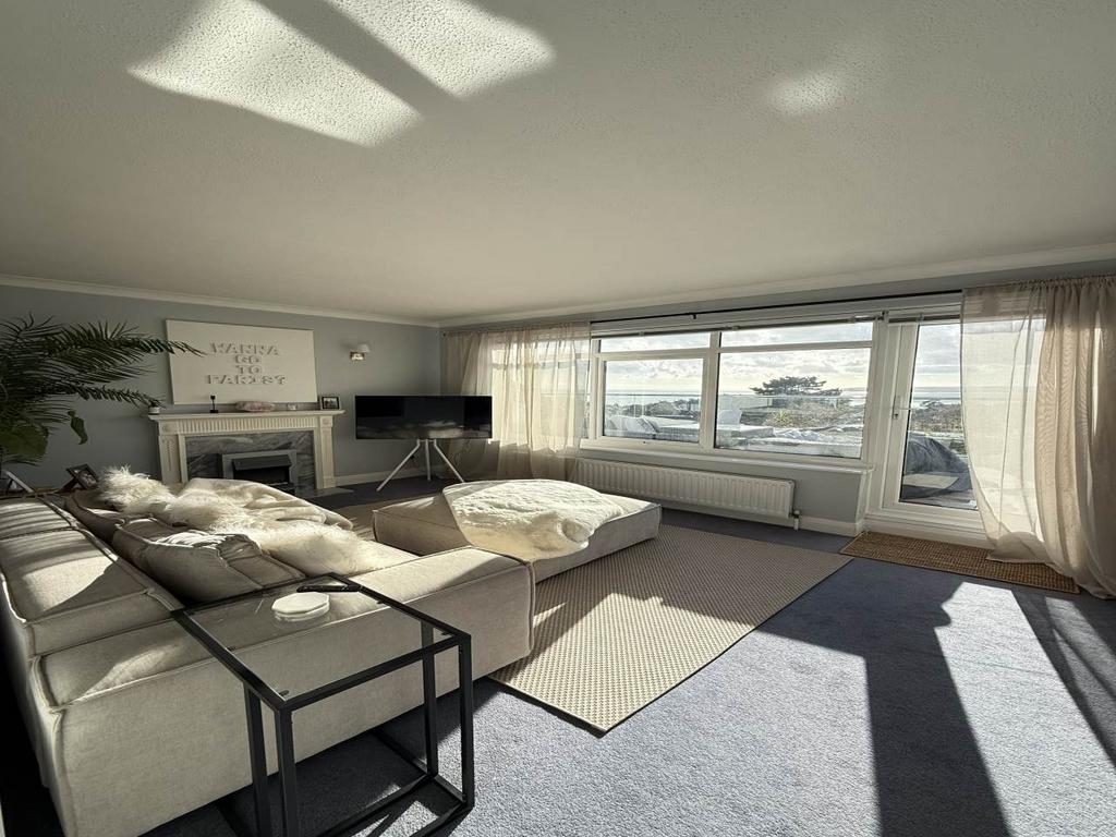 Lounge to use