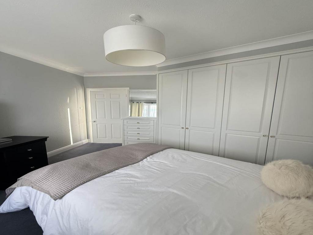 Room angle 2