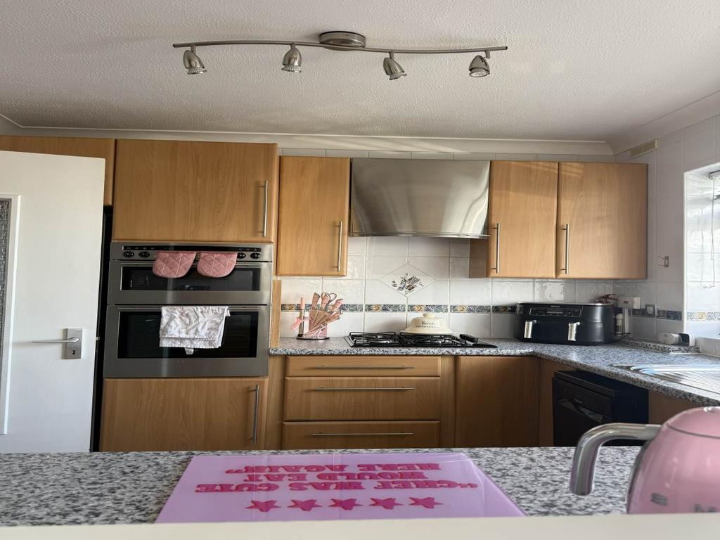 Kitchen 3