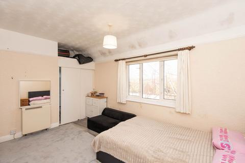 3 bedroom semi-detached house for sale, Swaddale Avenue, Chesterfield S41