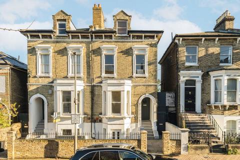 Ramsden Road, London SW12