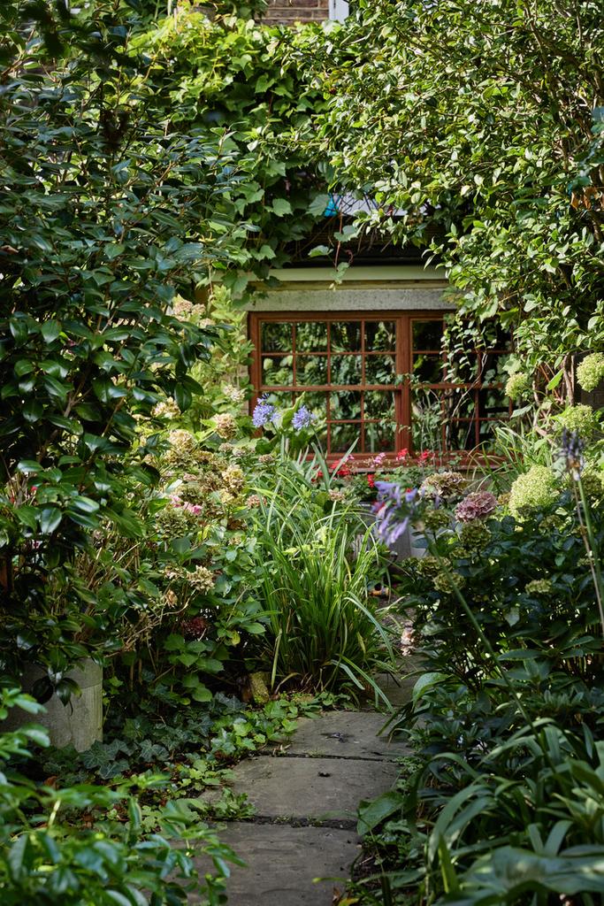 309502 - AJ8 A6031.jpg