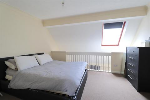 2 bedroom flat to rent, Goldsmith Avenue, Southsea PO4
