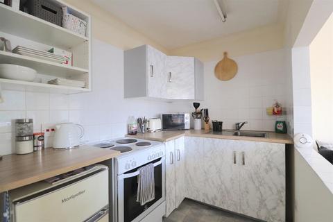 2 bedroom flat to rent, Goldsmith Avenue, Southsea PO4